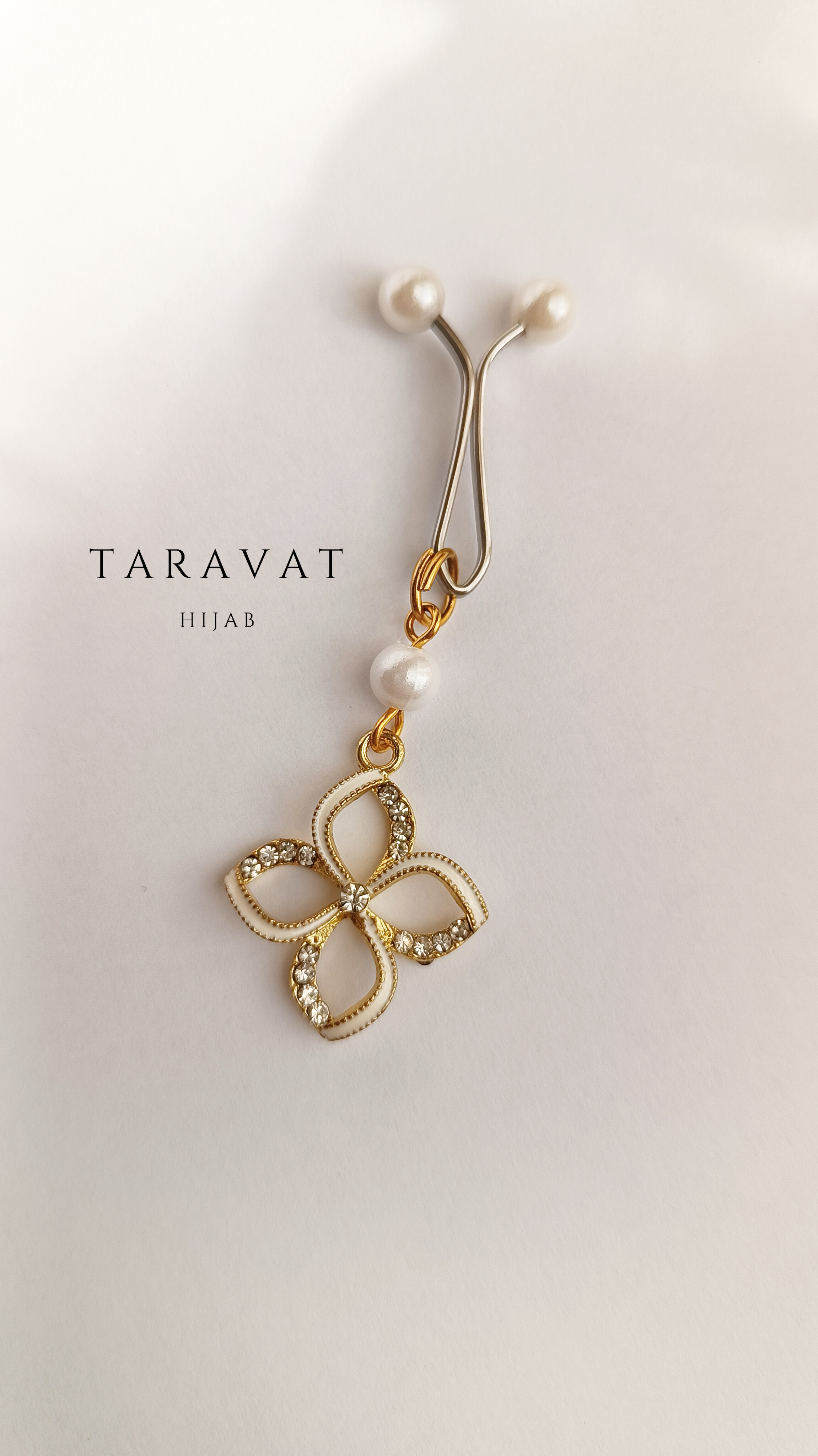 گیره روسری آویز دار گل فرفره ای