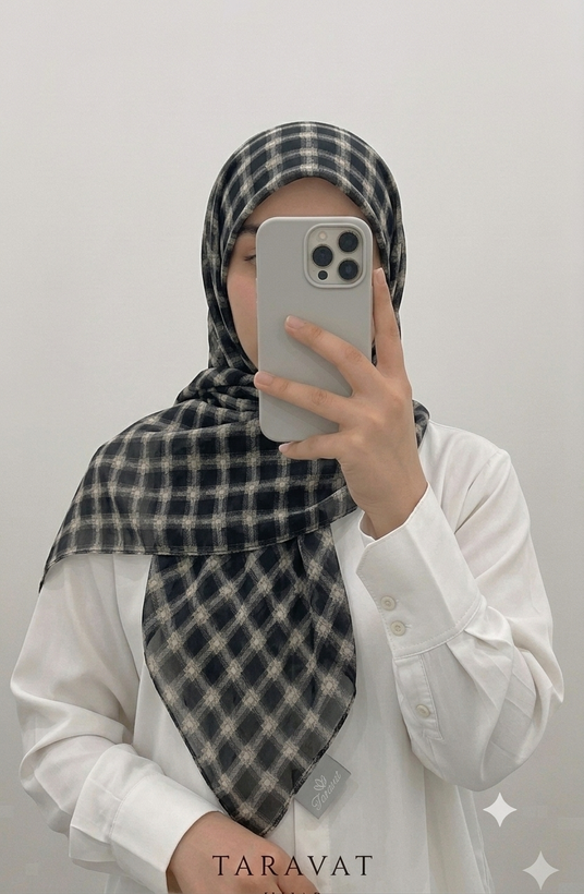 روسری کرپ حریر ابریشم لطیف چهارخونه قواره ۱۳۰